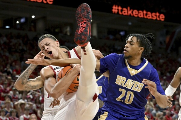 No. 14 Arkansas beats Alcorn State 93 59 to start season AP News